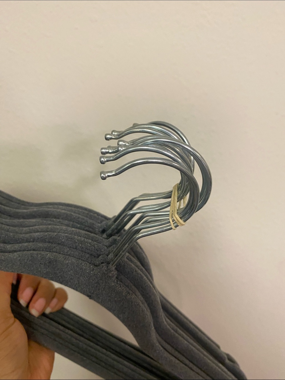 9 Velvet Hangers - Gray - Picture 4 of 5